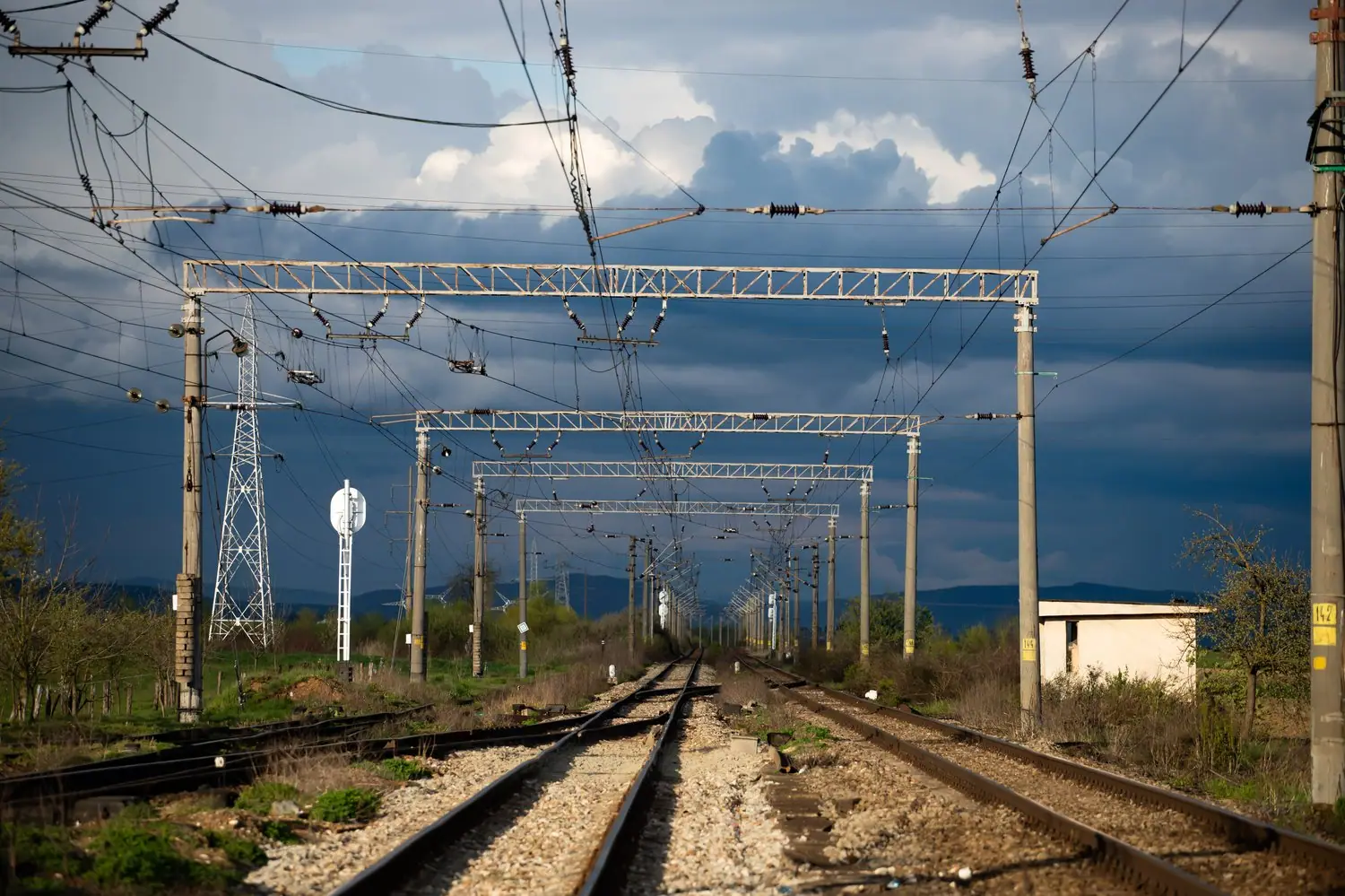 Infrastruktura kolejowa: Elektryfikacja i modernizacja linii