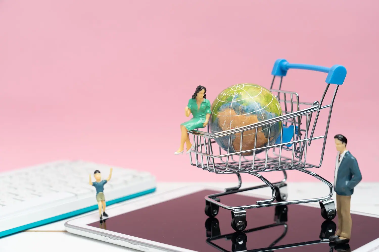 Pierwsze kroki w e-commerce: Od czego zacząć sprzedaż online