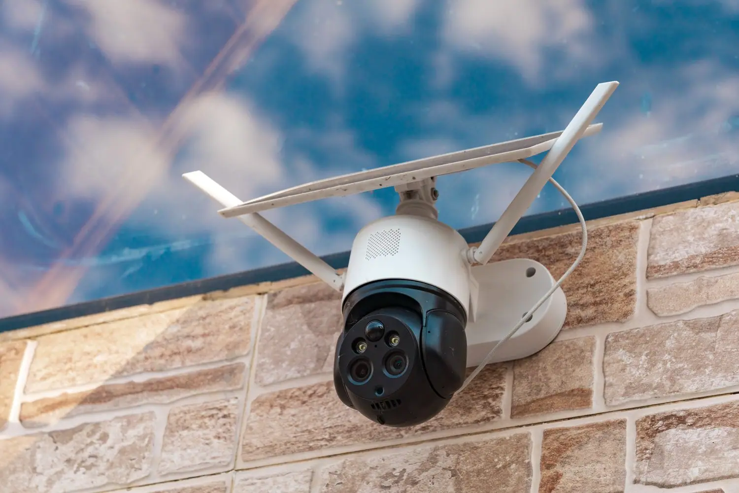 Ile kosztuje montaż systemu monitoringu w domu jednorodzinnym